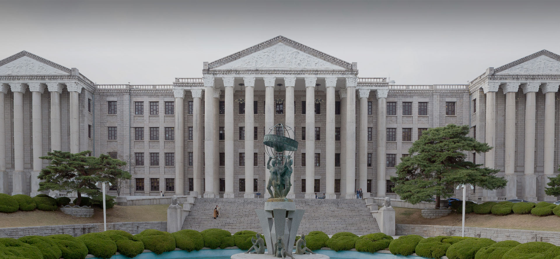 더 나은인간, 더 나은 세계 경희는 기초와 전공, 교양과 실용의 창의적 융합으로 더 나은 매리사회의 지구시민을 양성합니다.